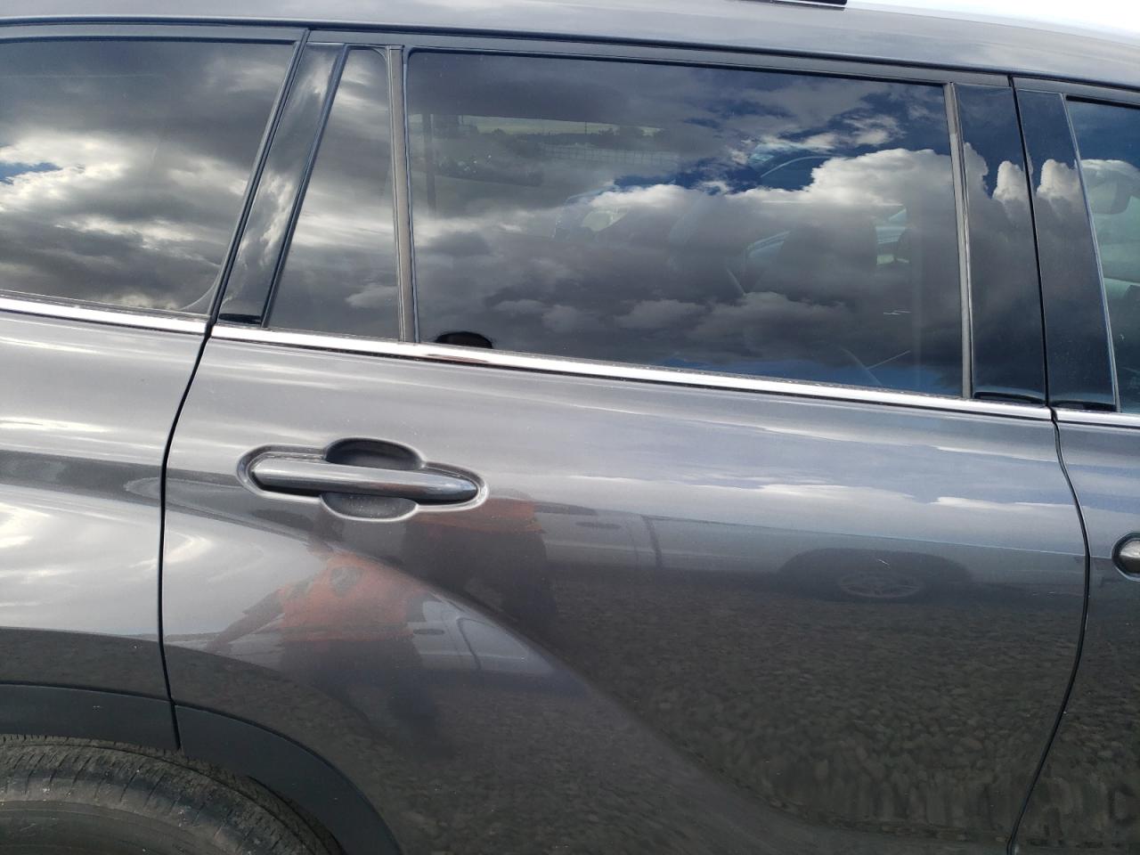 2022 TOYOTA HIGHLANDER XLE VIN:5TDHZRBH7NS238996