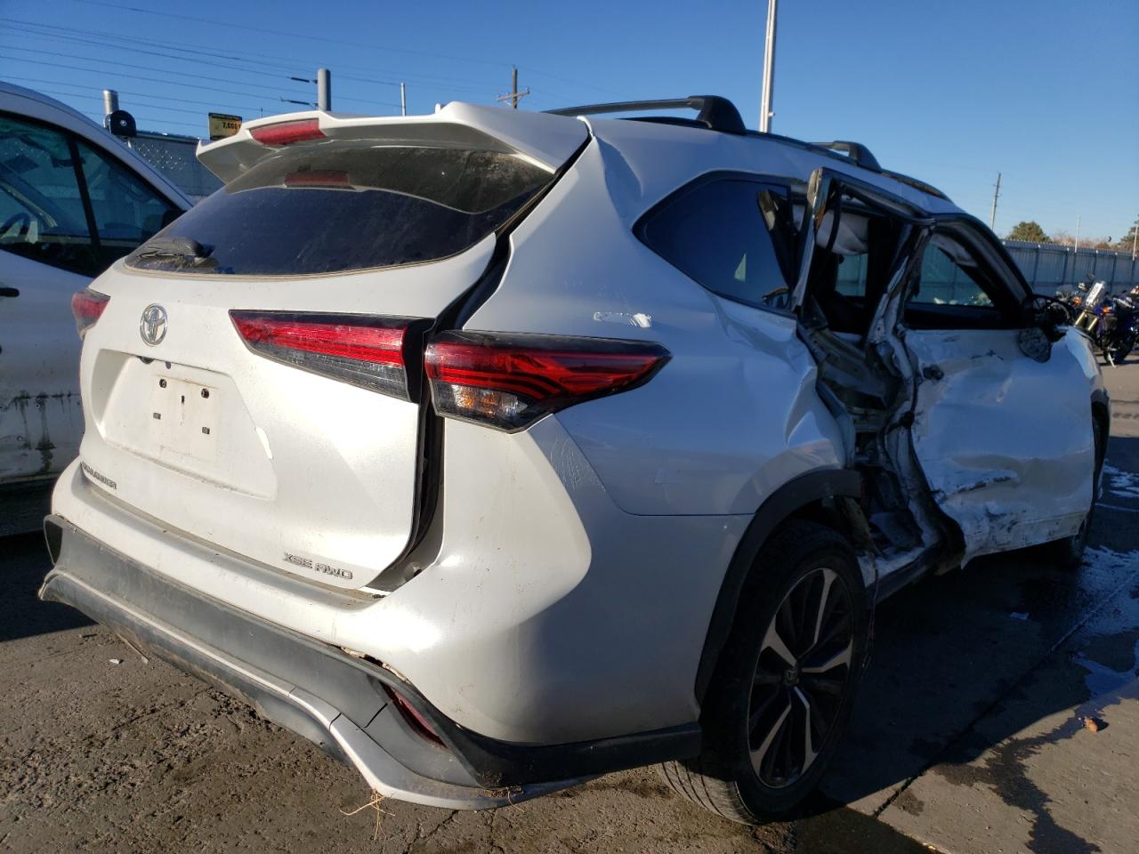 2022 TOYOTA HIGHLANDER XSE VIN:5TDJZRBH7NS186903