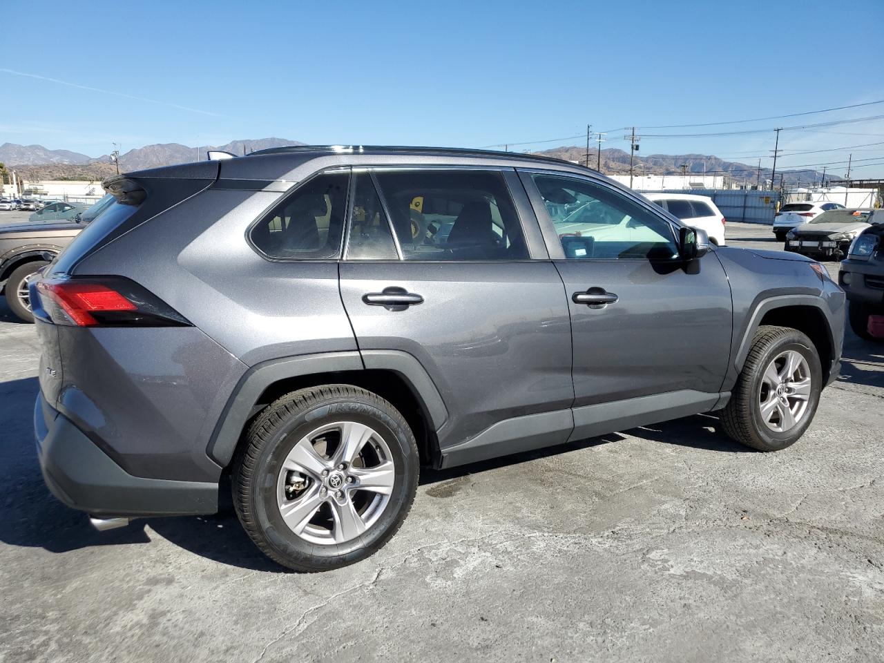 2022 TOYOTA RAV4 XLE VIN:2T3W1RFV8NW206412