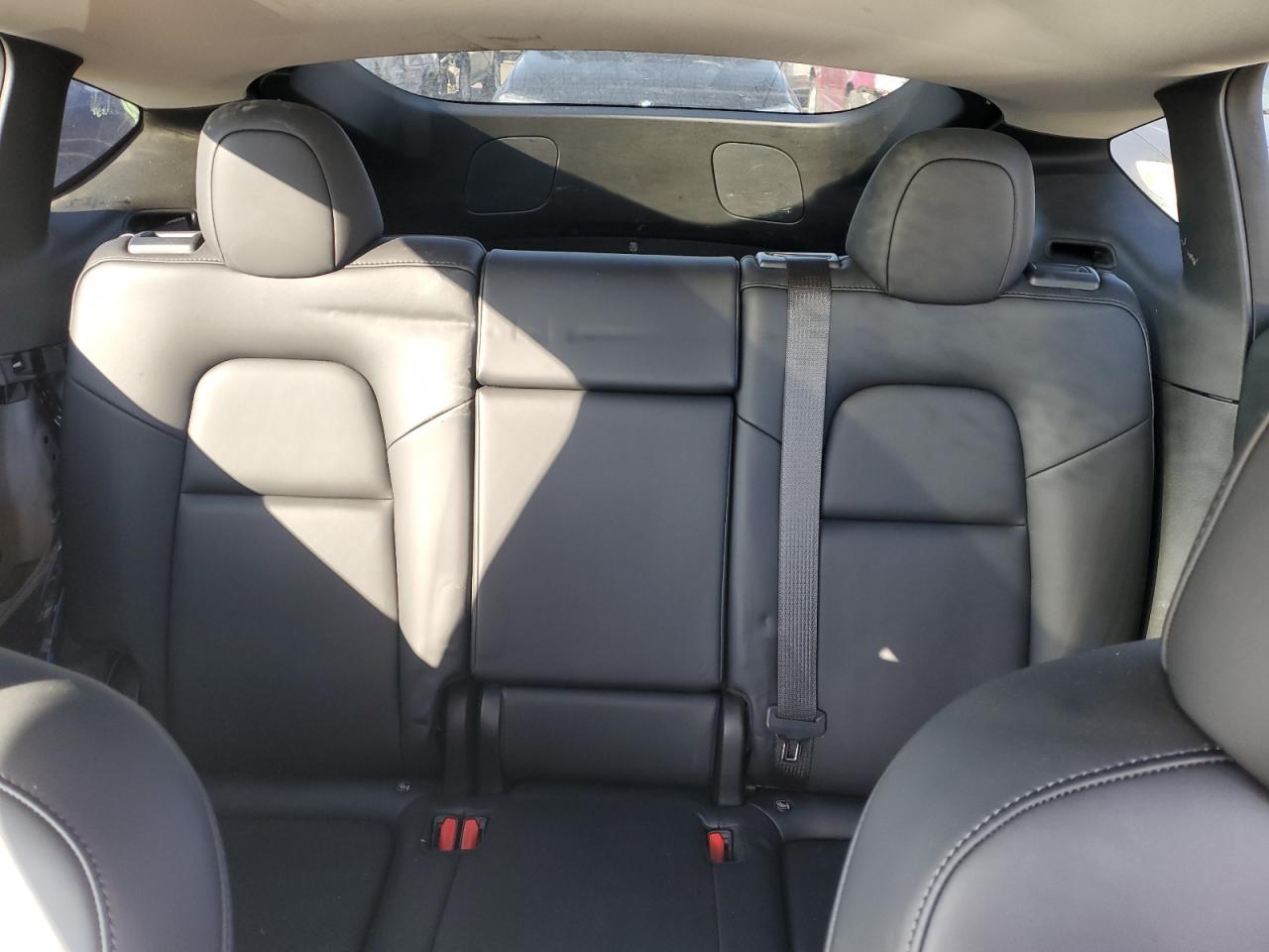 2022 TESLA MODEL Y  VIN:7SAYGDEE1NF575438