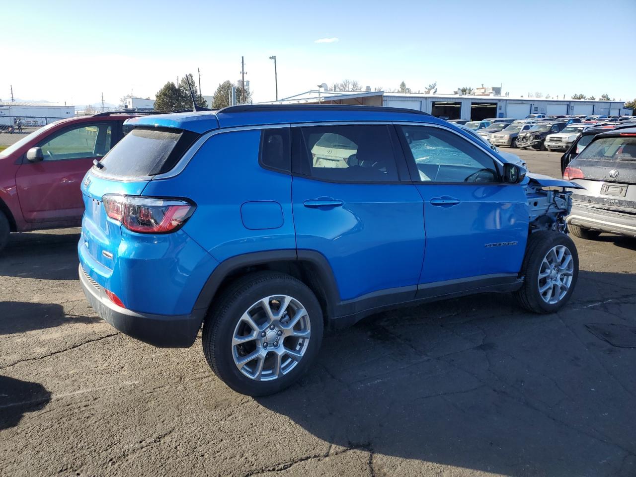 2024 JEEP COMPASS LATITUDE LUX VIN:3C4NJDFN7RT115241