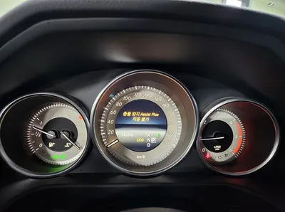 2016 Mercedes-Benz E 220 VIN: