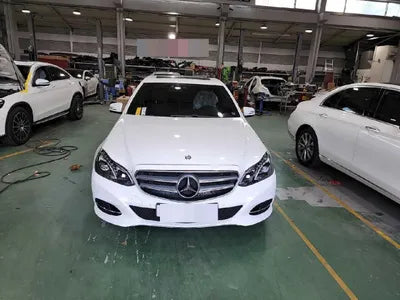 2015 Mercedes-Benz E 200 VIN: