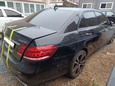 2015 Mercedes-Benz E 220 WDDHF0AB7FB163281 VIN:WDDHF0AB7FB163281