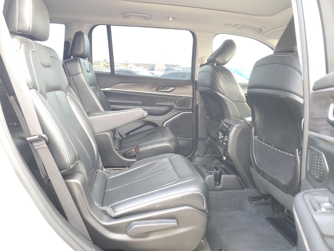 2022 JEEP GRAND CHEROKEE L LIMITED VIN:1C4RJKBG9N8588242