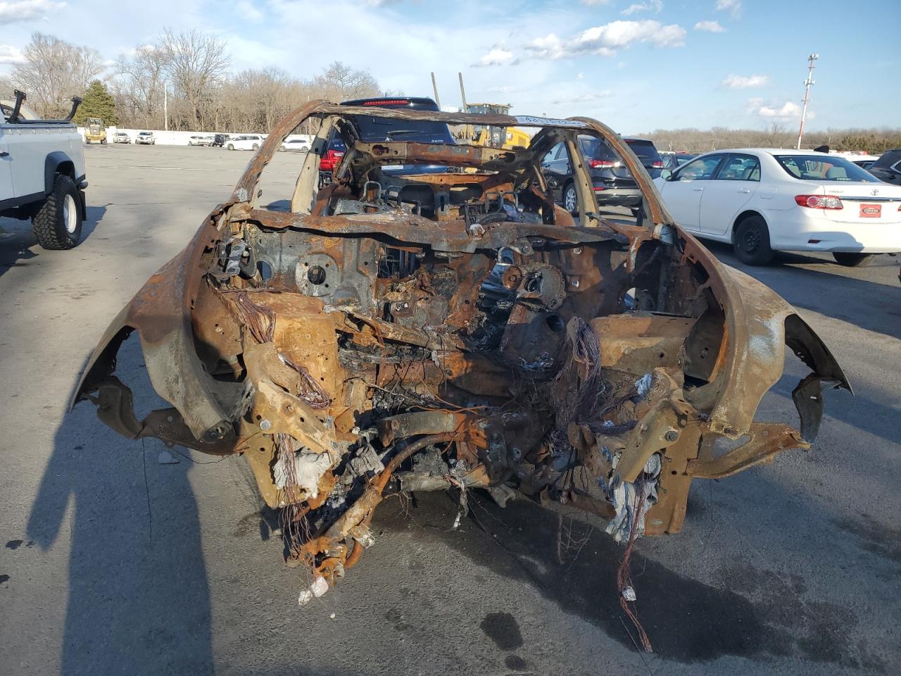 2024 TESLA MODEL Y  VIN:7SAYGDEDXRF111335