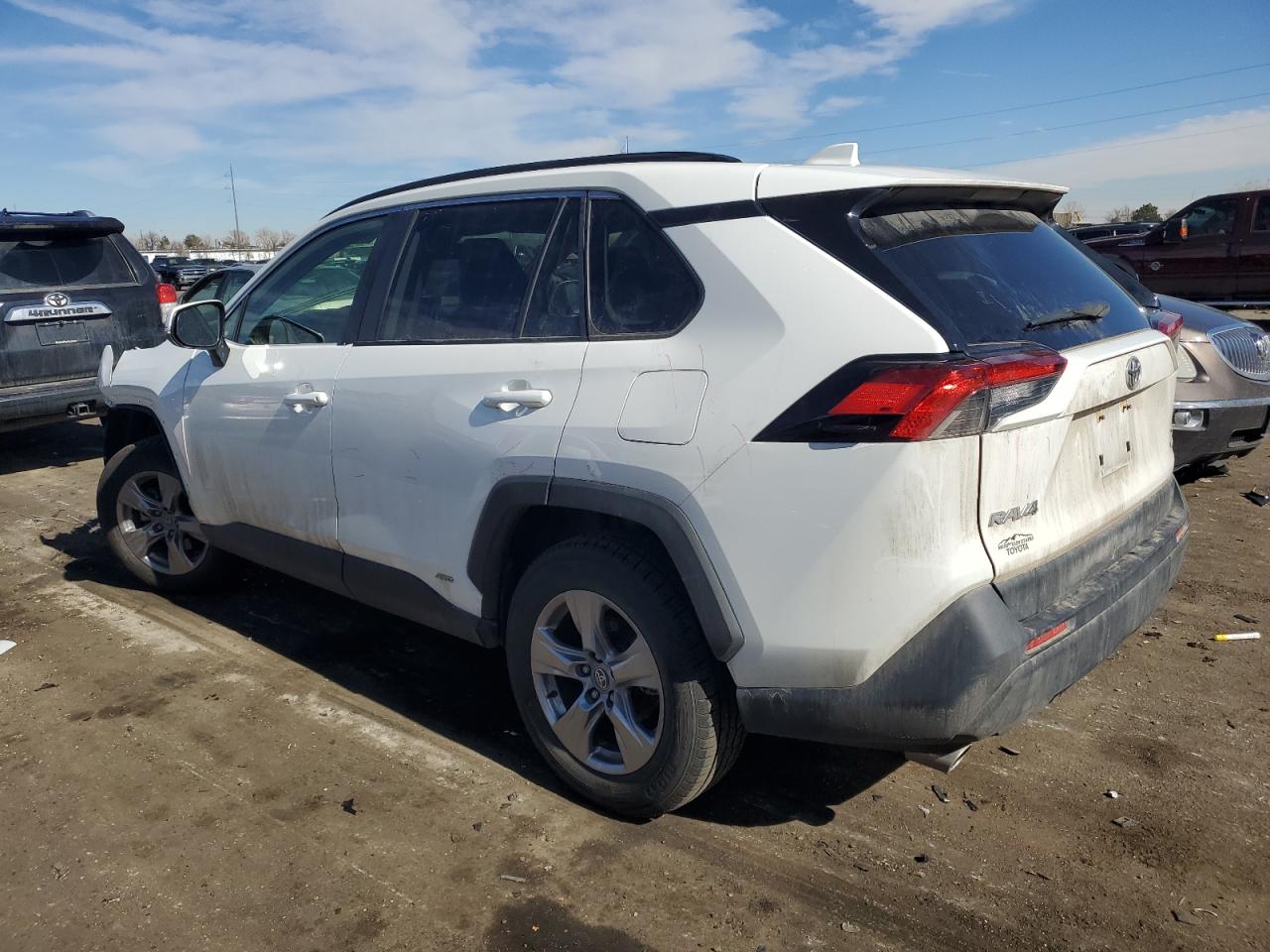 2022 TOYOTA RAV4 XLE VIN:JTMRWRFVXND140568