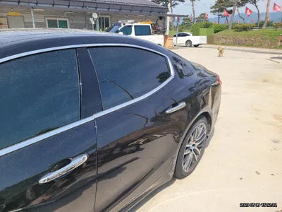 2017 Maserati Ghibli VIN: