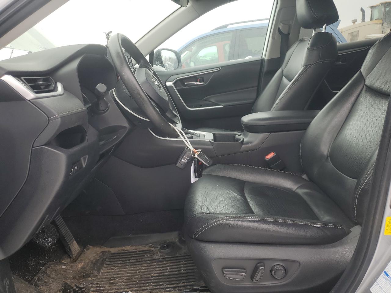 2022 TOYOTA RAV4 XLE VIN:4T3RWRFV8NU052704