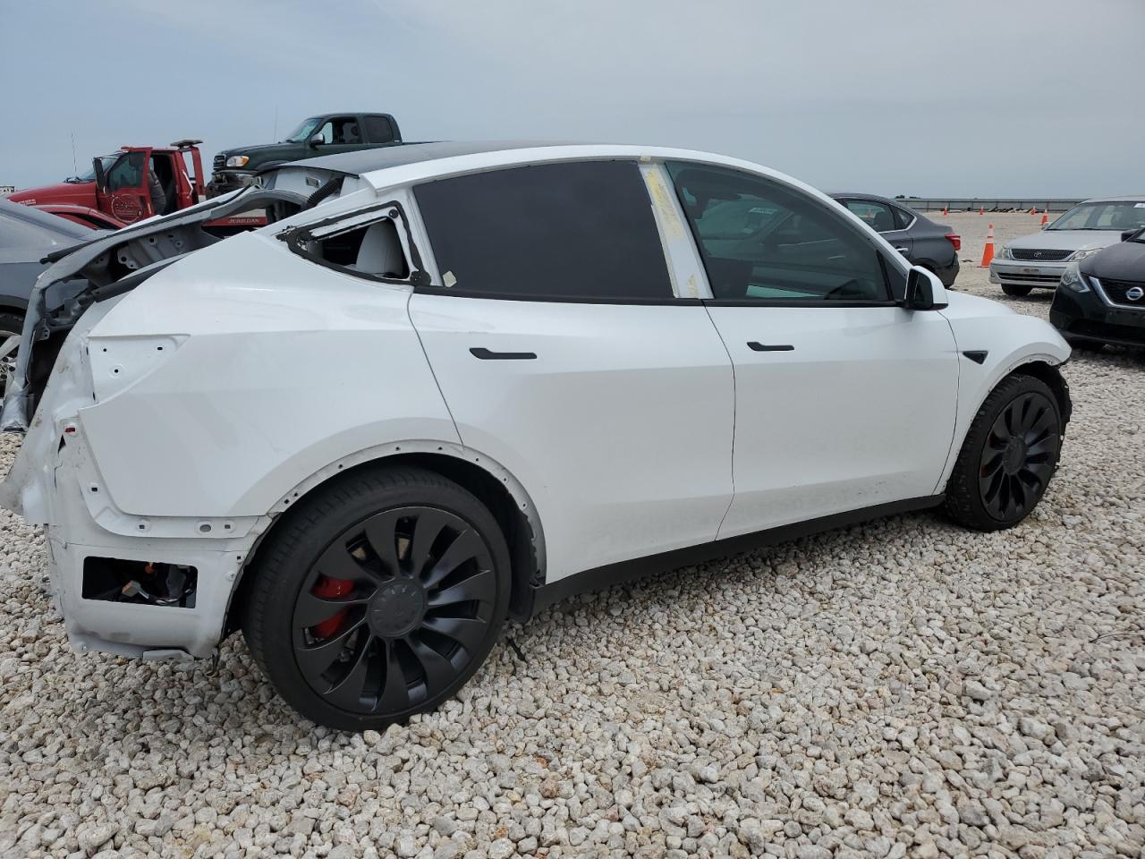 2022 TESLA MODEL Y  VIN:7SAYGDEF8NF389484