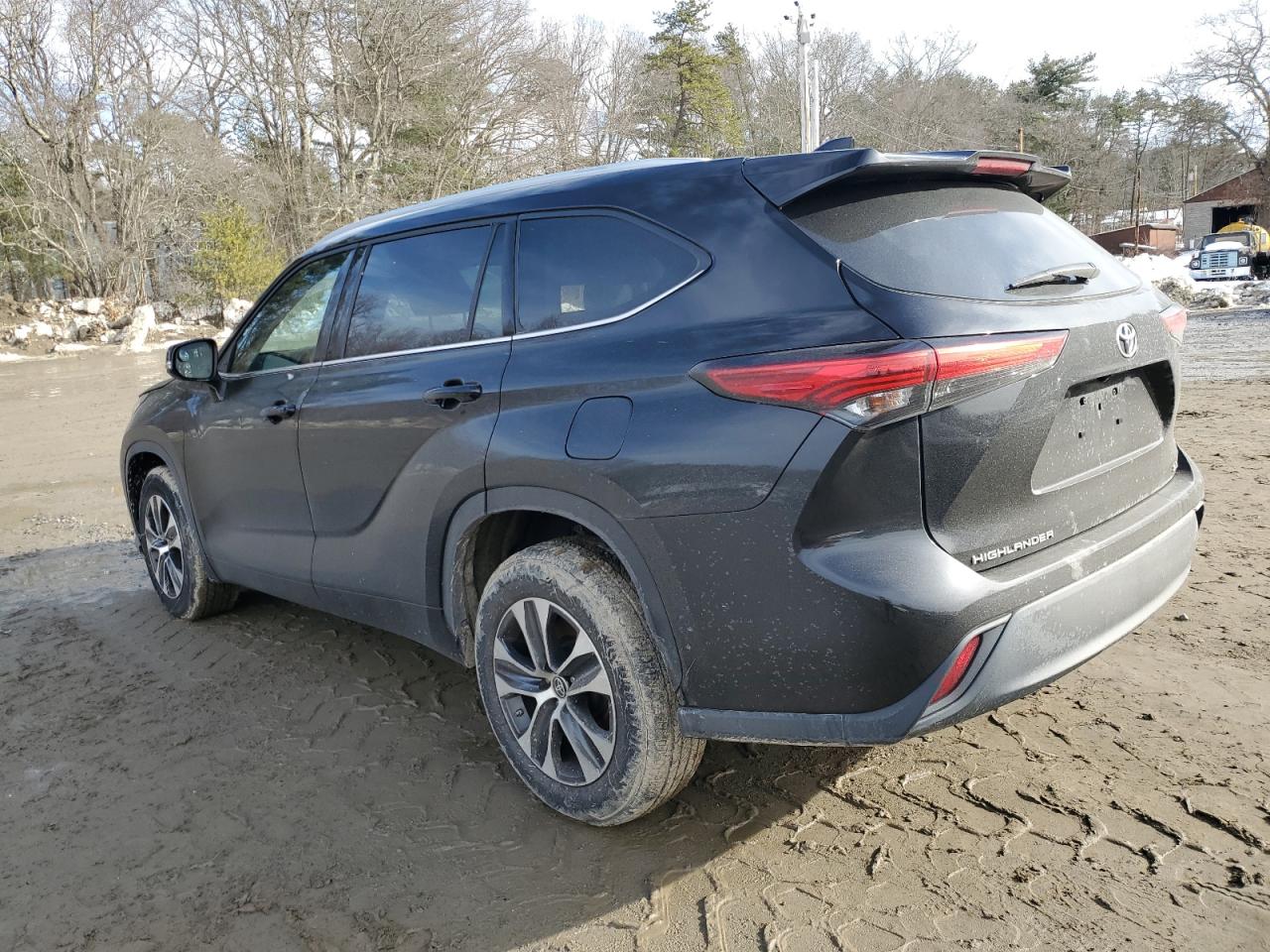 2022 TOYOTA HIGHLANDER XLE VIN:5TDGZRAH3NS111837