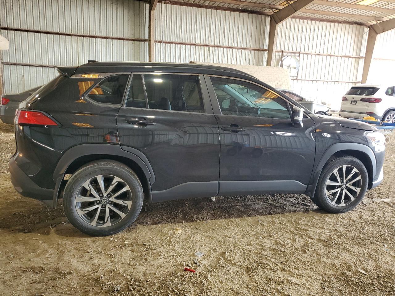 2022 TOYOTA COROLLA CROSS XLE VIN:7MUDAAAGXNV031637