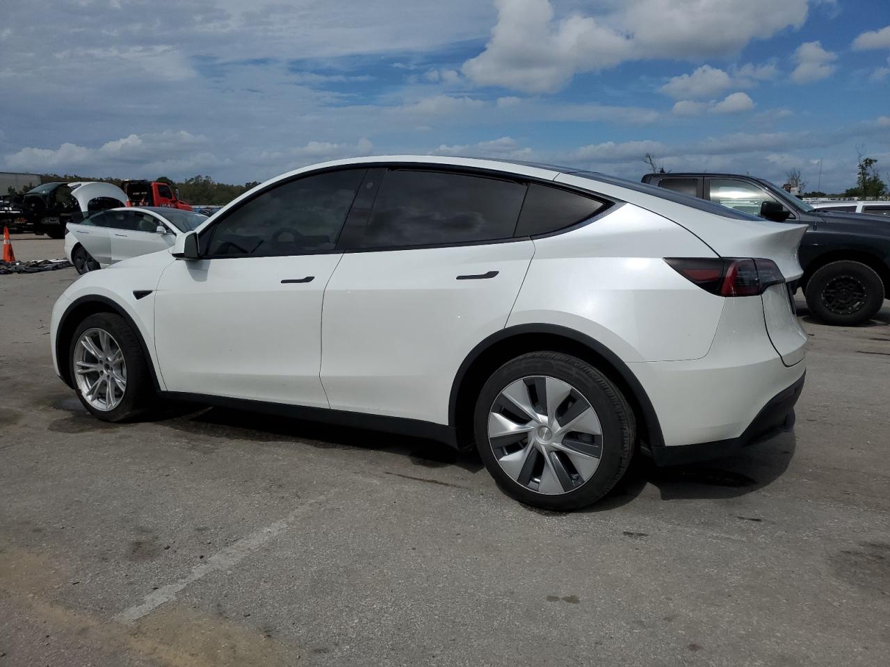 2023 TESLA MODEL Y  VIN:7SAYGDEF2PA049599