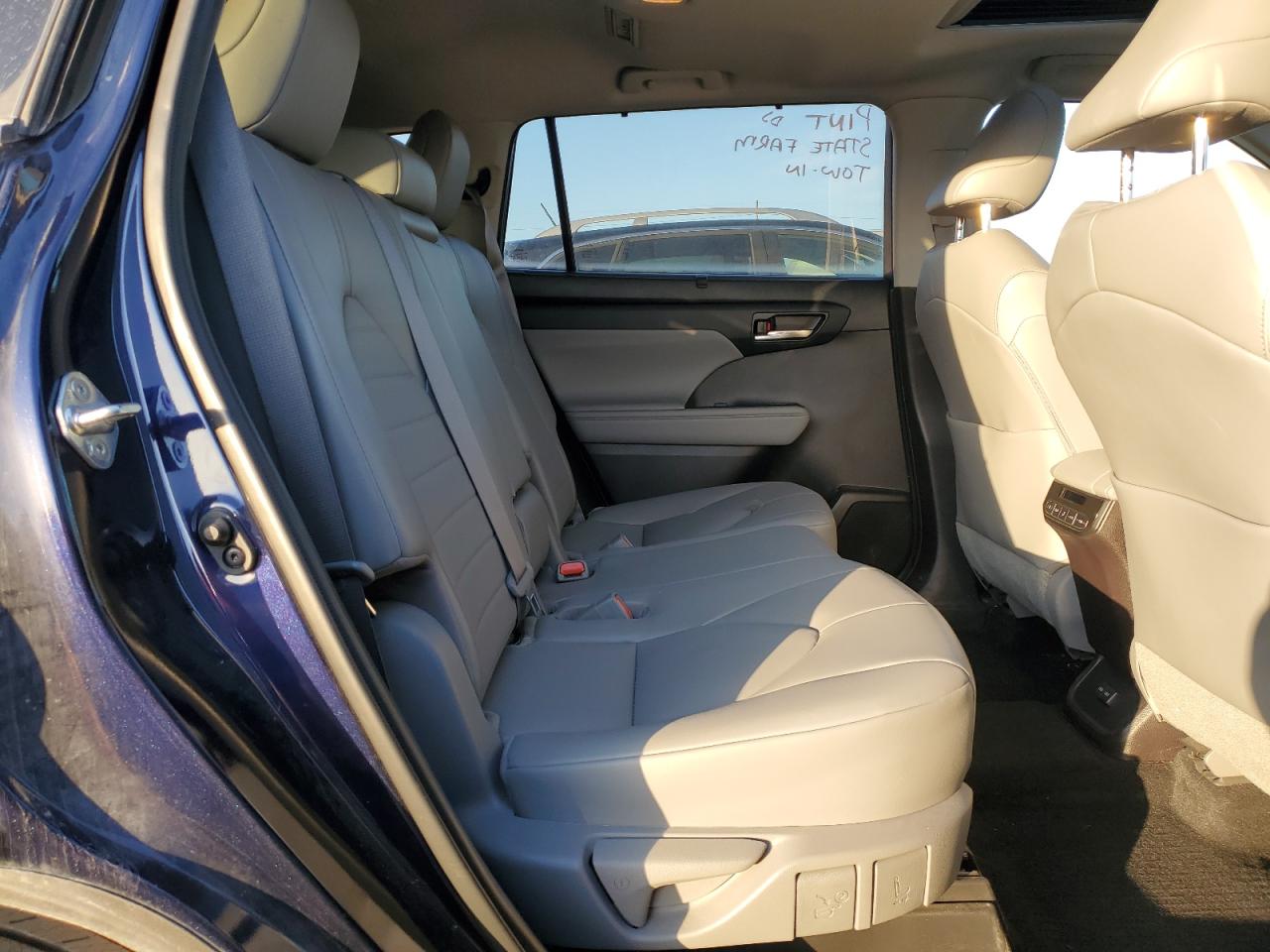 2022 TOYOTA HIGHLANDER XLE VIN:5TDGZRBH9NS592675