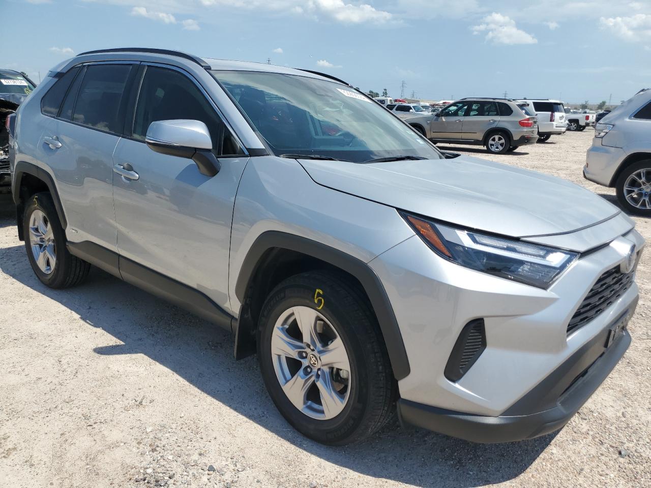 2022 TOYOTA RAV4 XLE VIN:2T3RWRFV1NW138176