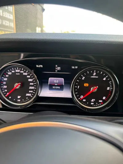 2018 Mercedes-Benz E 220 WDDZF0FB5JA476261 VIN:WDDZF0FB5JA476261