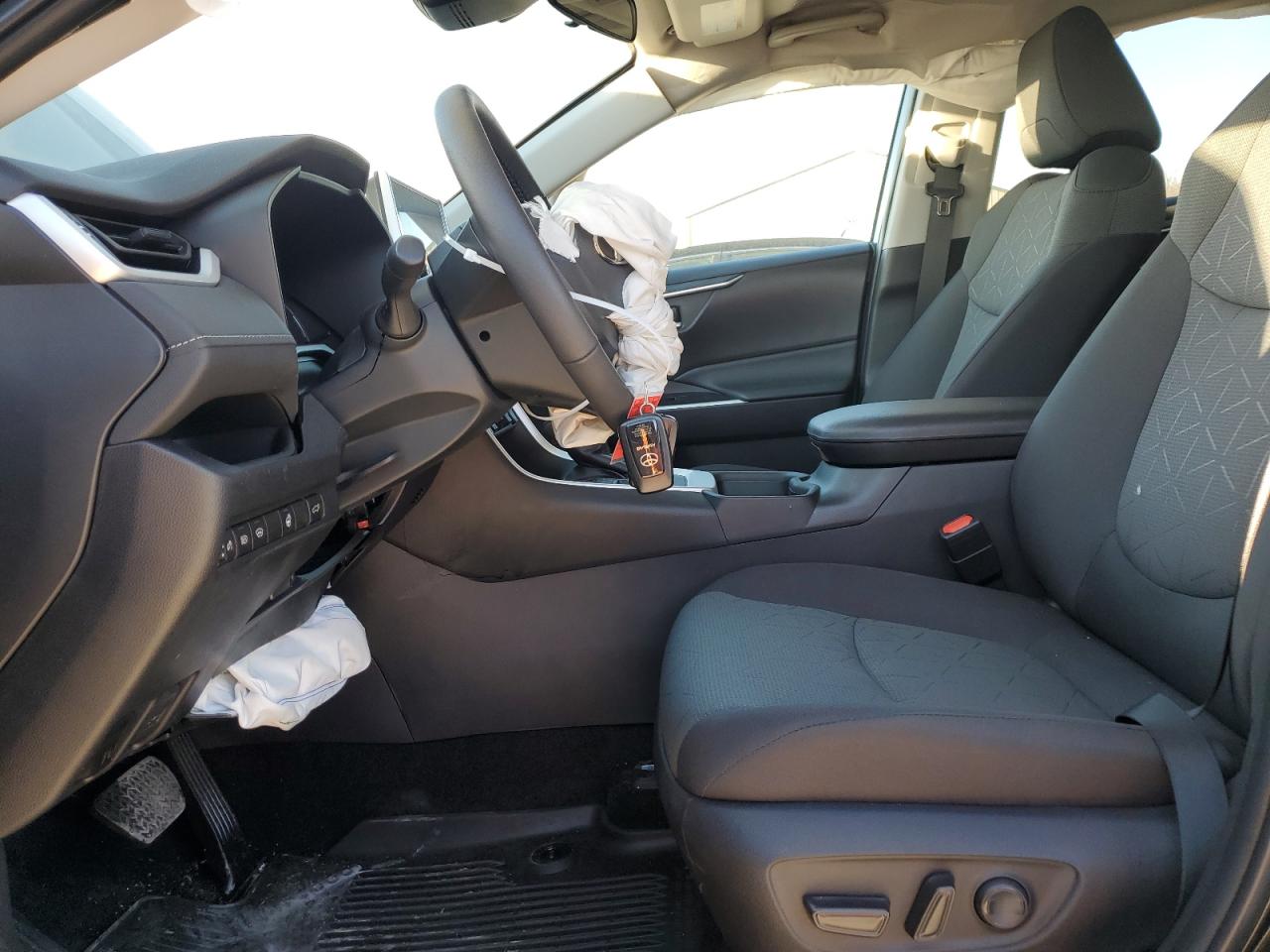 2023 TOYOTA RAV4 XLE VIN:2T3W1RFV7PC221956