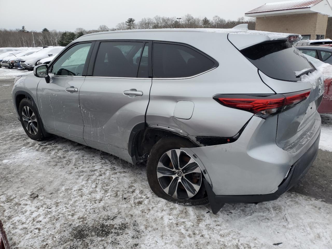 2022 TOYOTA HIGHLANDER XLE VIN:5TDGZRBH6NS195005