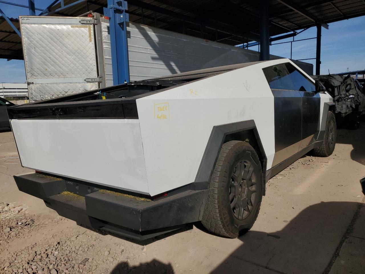 2024 TESLA CYBERTRUCK  VIN:7G2CEHED5RA014381