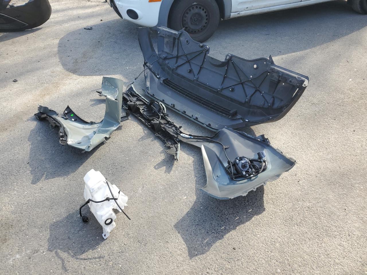 2022 TOYOTA RAV4 XLE PREMIUM VIN:2T3A1RFV7NW326695