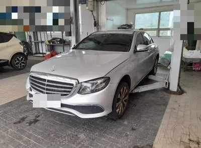 2018 Mercedes-Benz E 300 VIN: