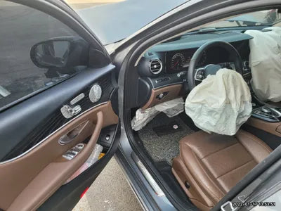 2018 Mercedes-Benz E 300 VIN: