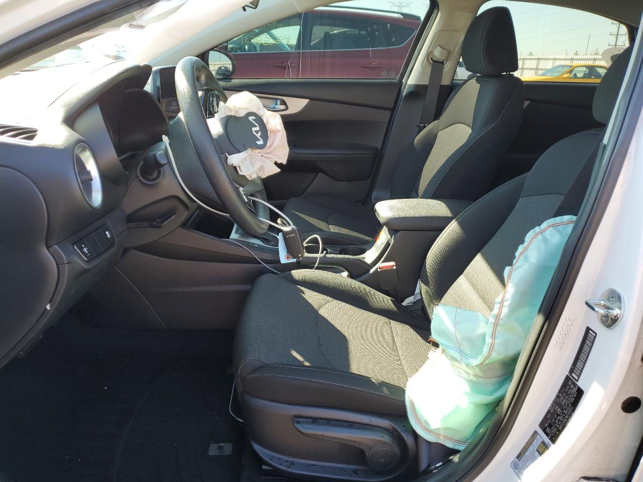 2022 KIA FORTE FE VIN:3KPF24AD2NE503055