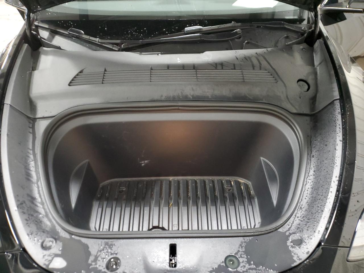 2023 TESLA MODEL Y  VIN:7SAYGDEE8PA161640