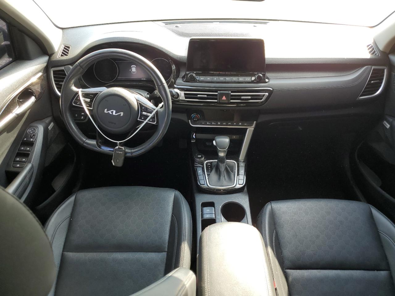 2022 KIA SELTOS SX VIN:KNDETCA27N7240286