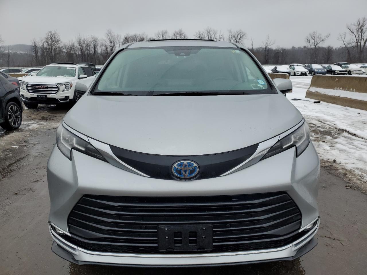 2022 TOYOTA SIENNA XLE VIN:5TDJSKFC9NS052484