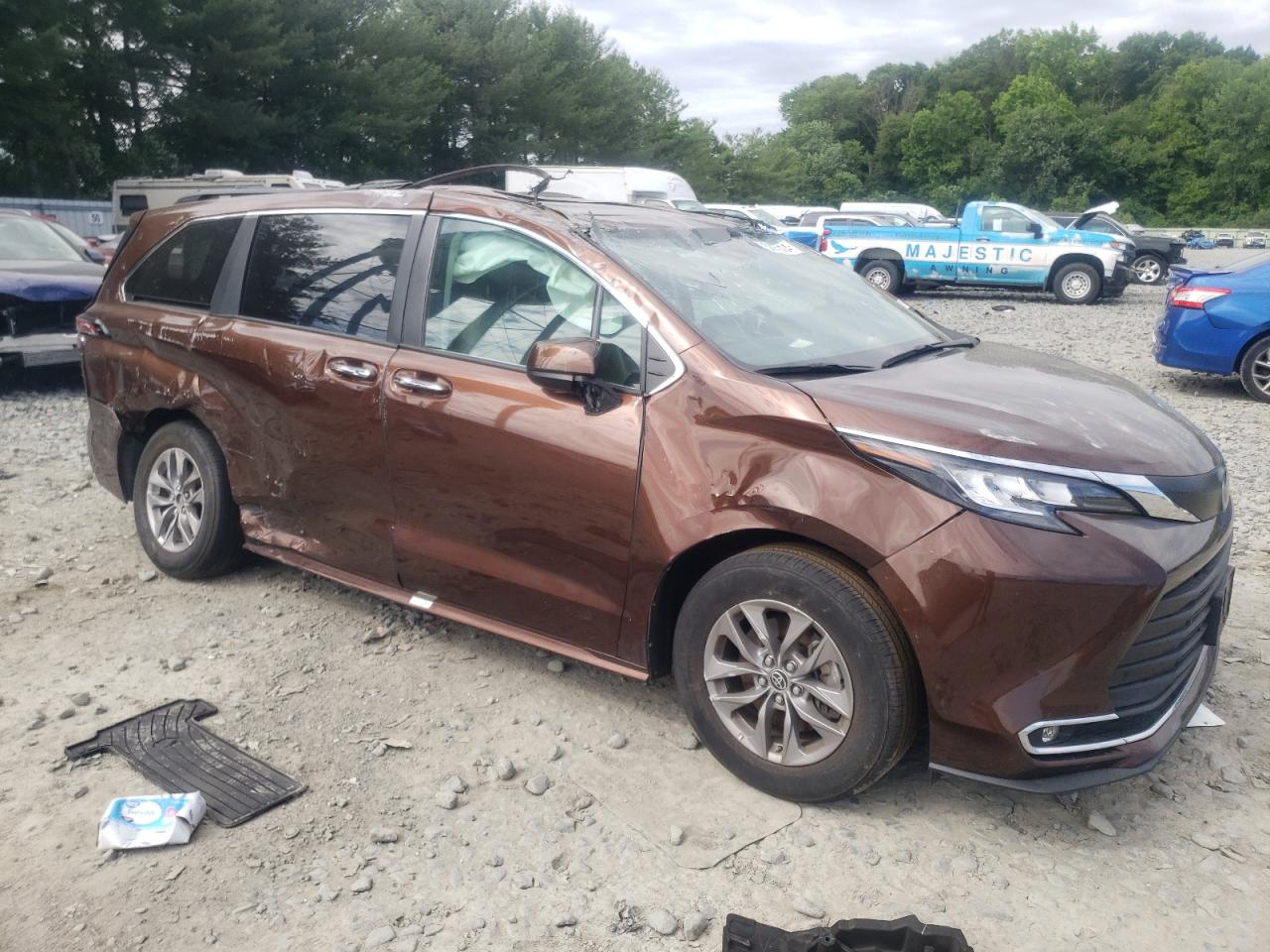 2022 TOYOTA SIENNA XLE VIN:5TDYSKFC4NS043805