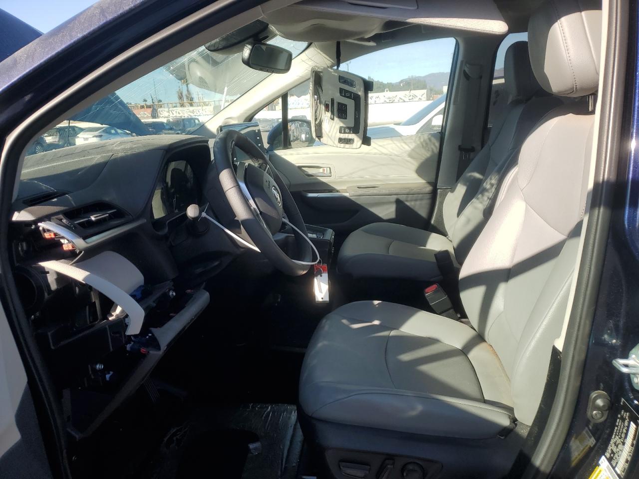 2023 TOYOTA SIENNA XLE VIN:5TDJRKEC8PS172020