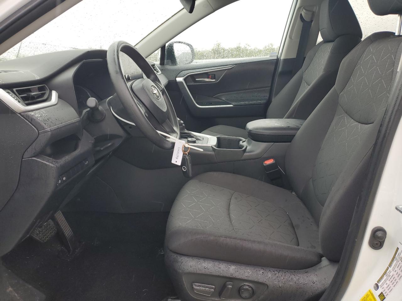 2024 TOYOTA RAV4 XLE VIN:2T3RWRFV9RW209808