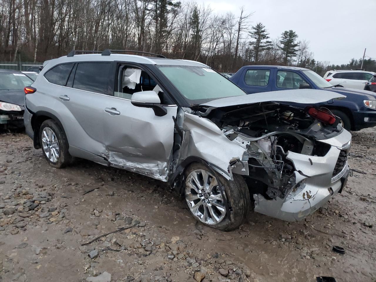 2024 TOYOTA HIGHLANDER LE VIN:5TDKDRBH1RS539242