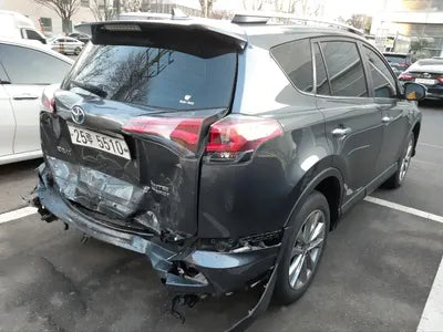 2017 Toyota RAV4 VIN: