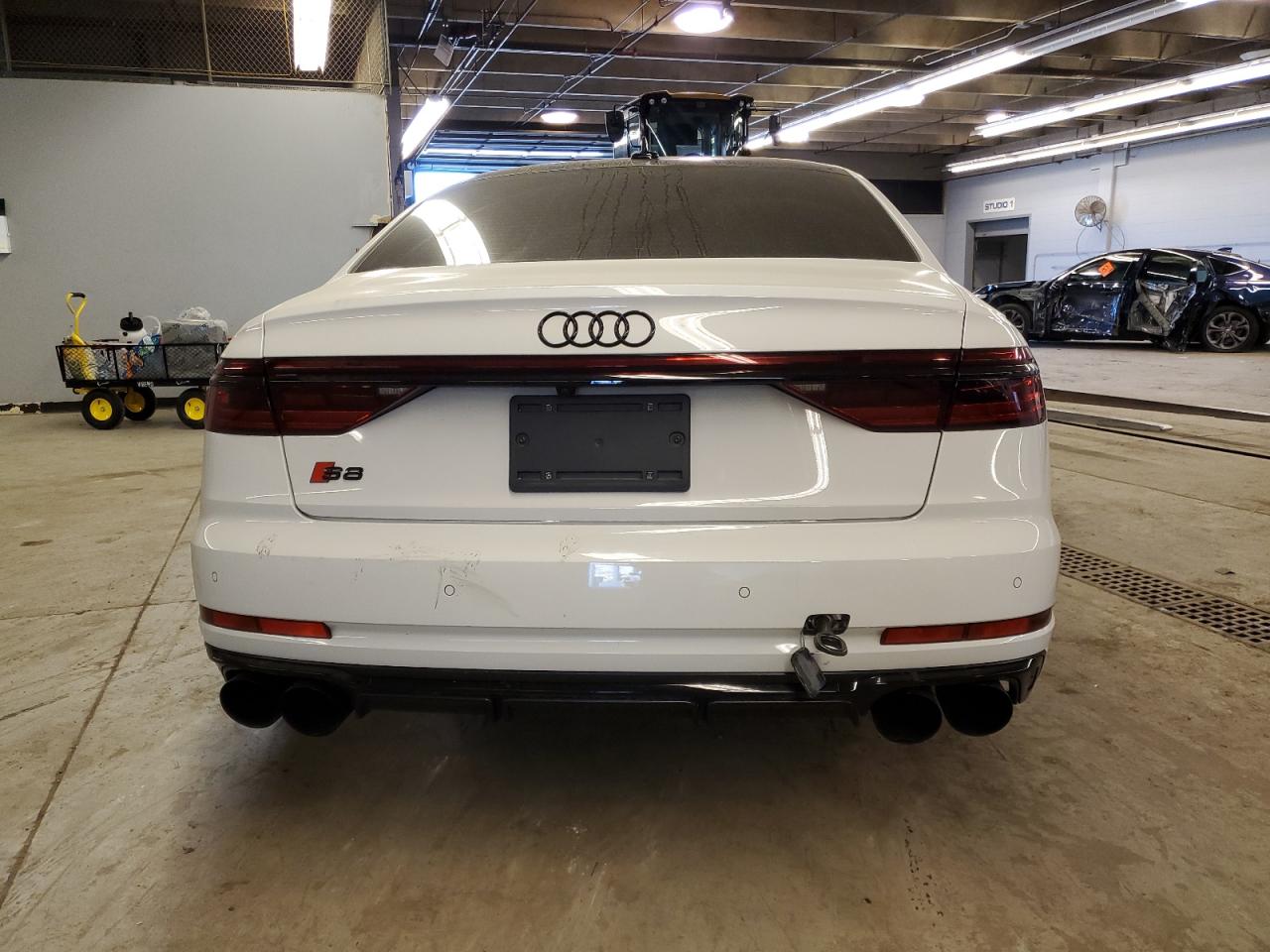 2022 AUDI S8  VIN:WAULSBF83NN008651