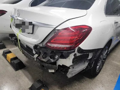 2018 Mercedes-Benz C 350 VIN: