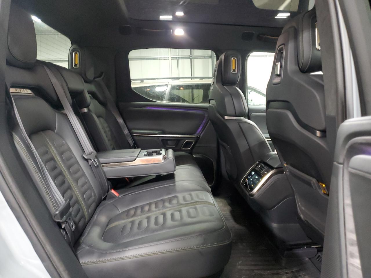 2022 RIVIAN R1T LAUNCH EDITION VIN:7FCTGAALXNN005332