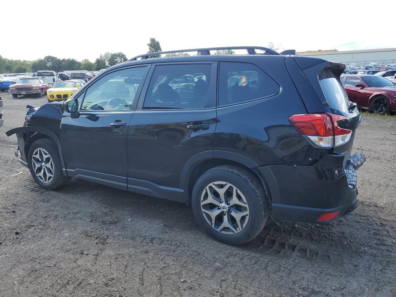 2022 SUBARU FORESTER PREMIUM VIN:JF2SKADC8NH470073