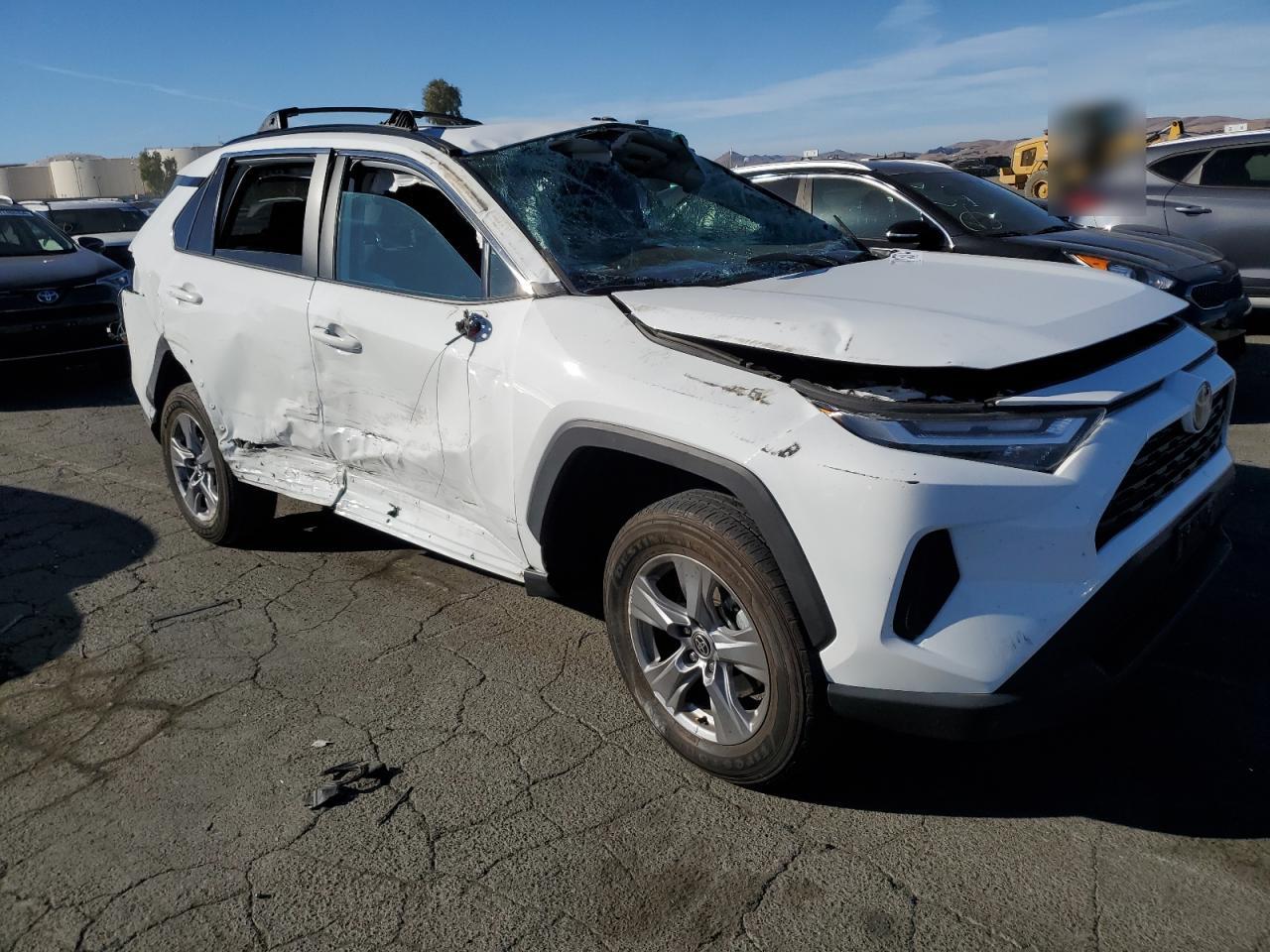 2023 TOYOTA RAV4 XLE VIN:4T3RWRFV4PU083824