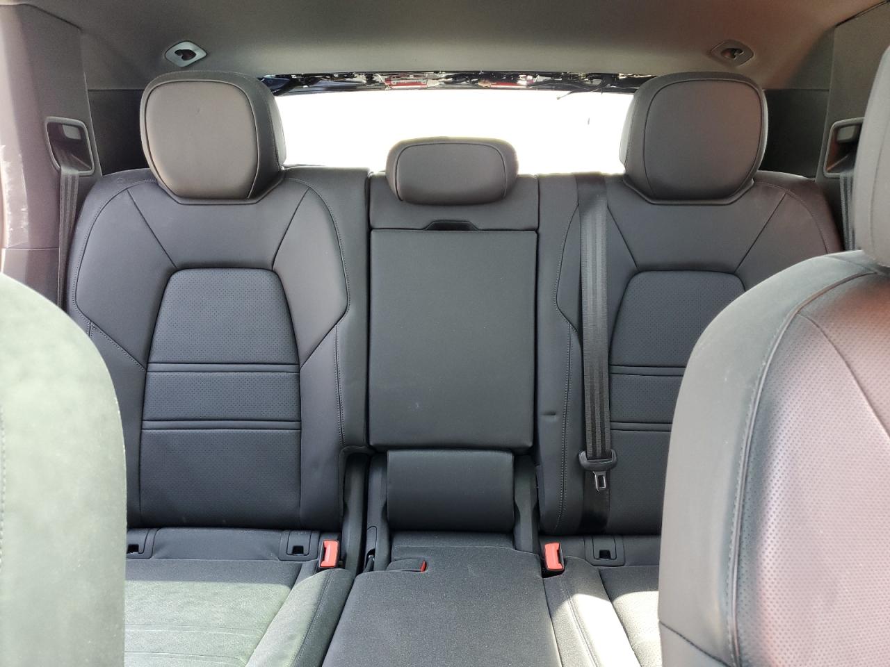 2023 PORSCHE CAYENNE BASE VIN:WP1AA2AY5PDA11157