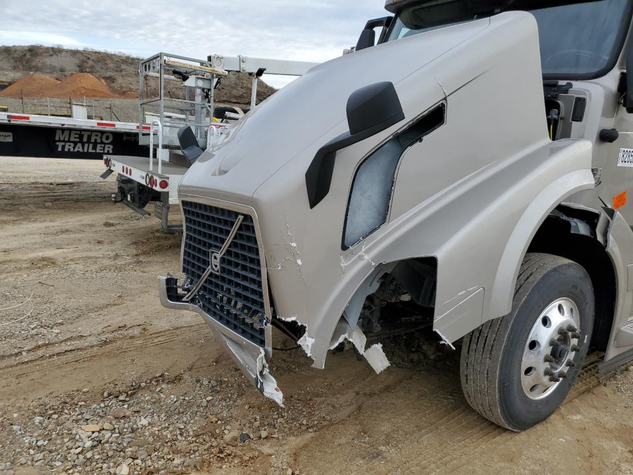 2022 VOLVO VN VNL VIN:4V4NC9EH8EN174753