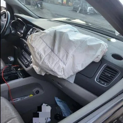 2017 Kia Carnival VIN: