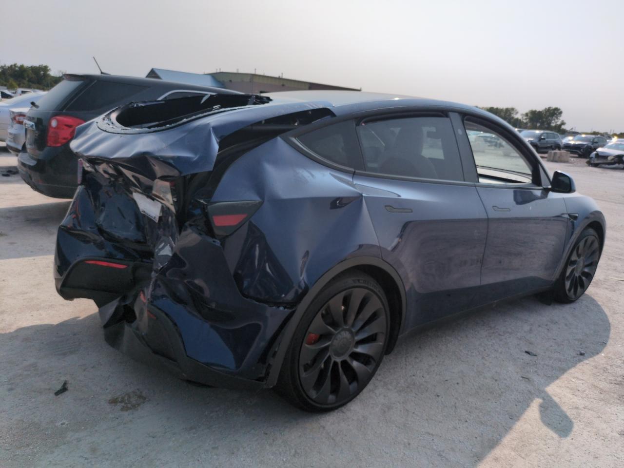 2023 TESLA MODEL Y  VIN:7SAYGDEF6PF908034