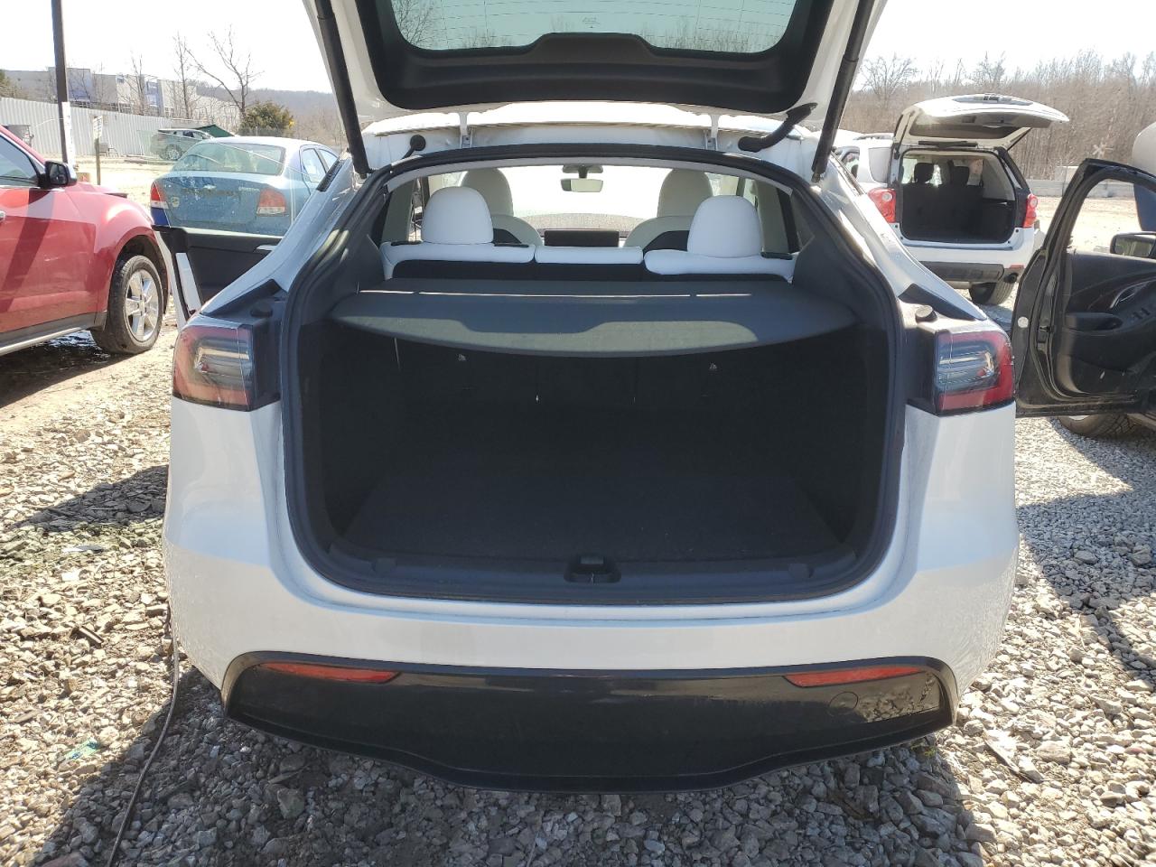 2023 TESLA MODEL Y  VIN:7SAYGDEE5PF691745