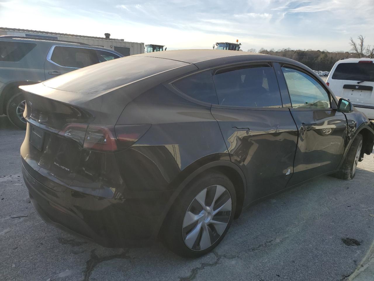 2023 TESLA MODEL Y  VIN:7SAYGAEE7PF666053