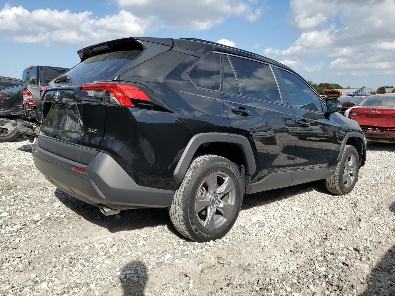 2022 TOYOTA RAV4 XLE VIN:2T3W1RFV9NC180338