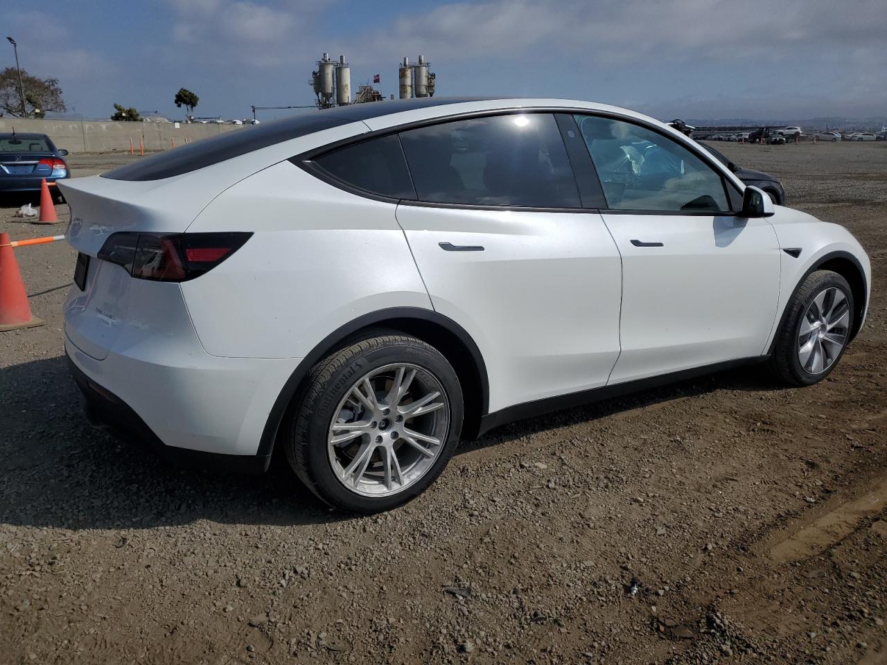 2023 TESLA MODEL Y  VIN:7SAYGDEE1PA126762