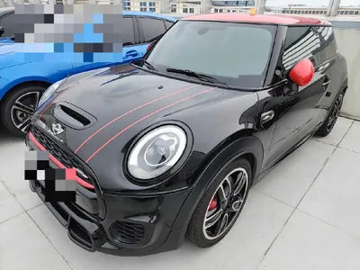 2018 MINI Cooper VIN: