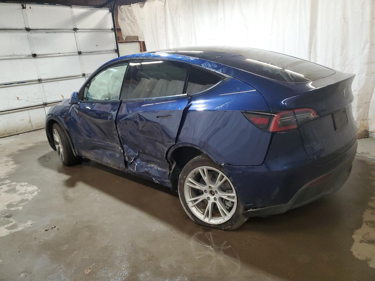 2022 TESLA MODEL Y  VIN:7SAYGDEE4NF495082